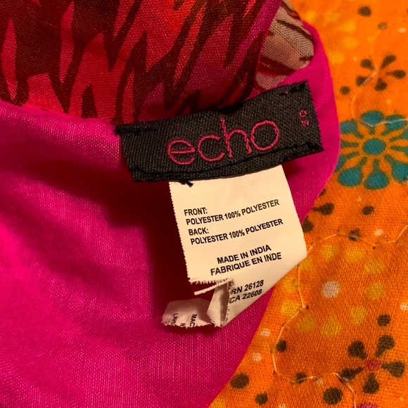 Women’s Reversible Scarf - Picture 3 of 4